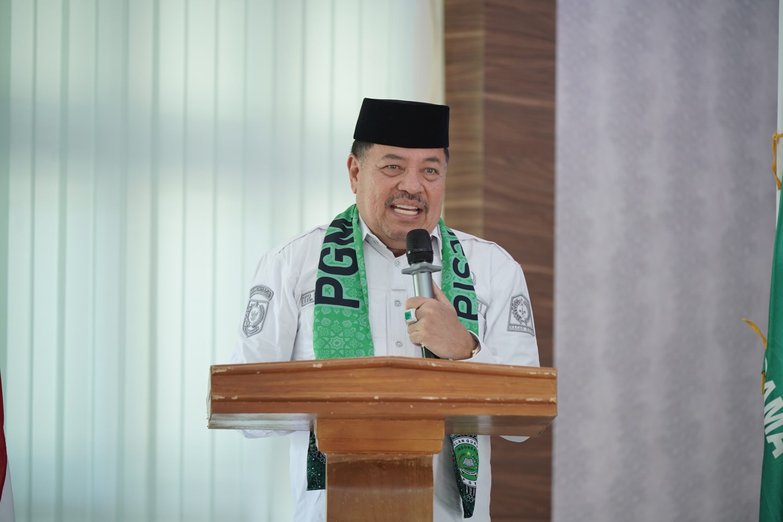 Bupati TRK Imbau Orang Tua Antar Anak pada Hari Pertama Sekolah, Perkuat Peran Keluarga dalam Pendidikan Bupati TRK Imbau Orang Tua Antar Anak pada Hari Pertama Sekolah, Perkuat Peran Keluarga dalam Pendidikan