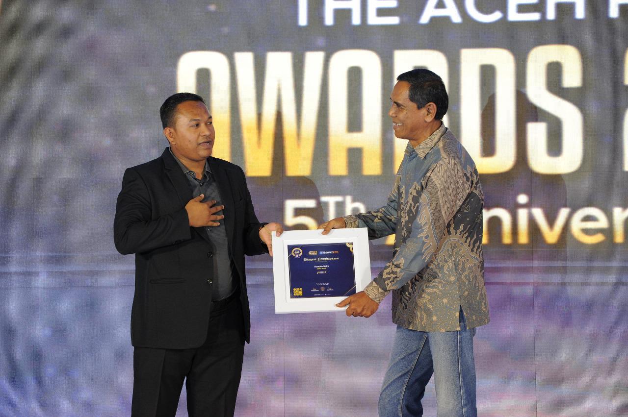The Aceh Post Serahkan Penghargaan Kategori Kemitraan untuk PWI Aceh The Aceh Post Serahkan Penghargaan Kategori Kemitraan untuk PWI Aceh