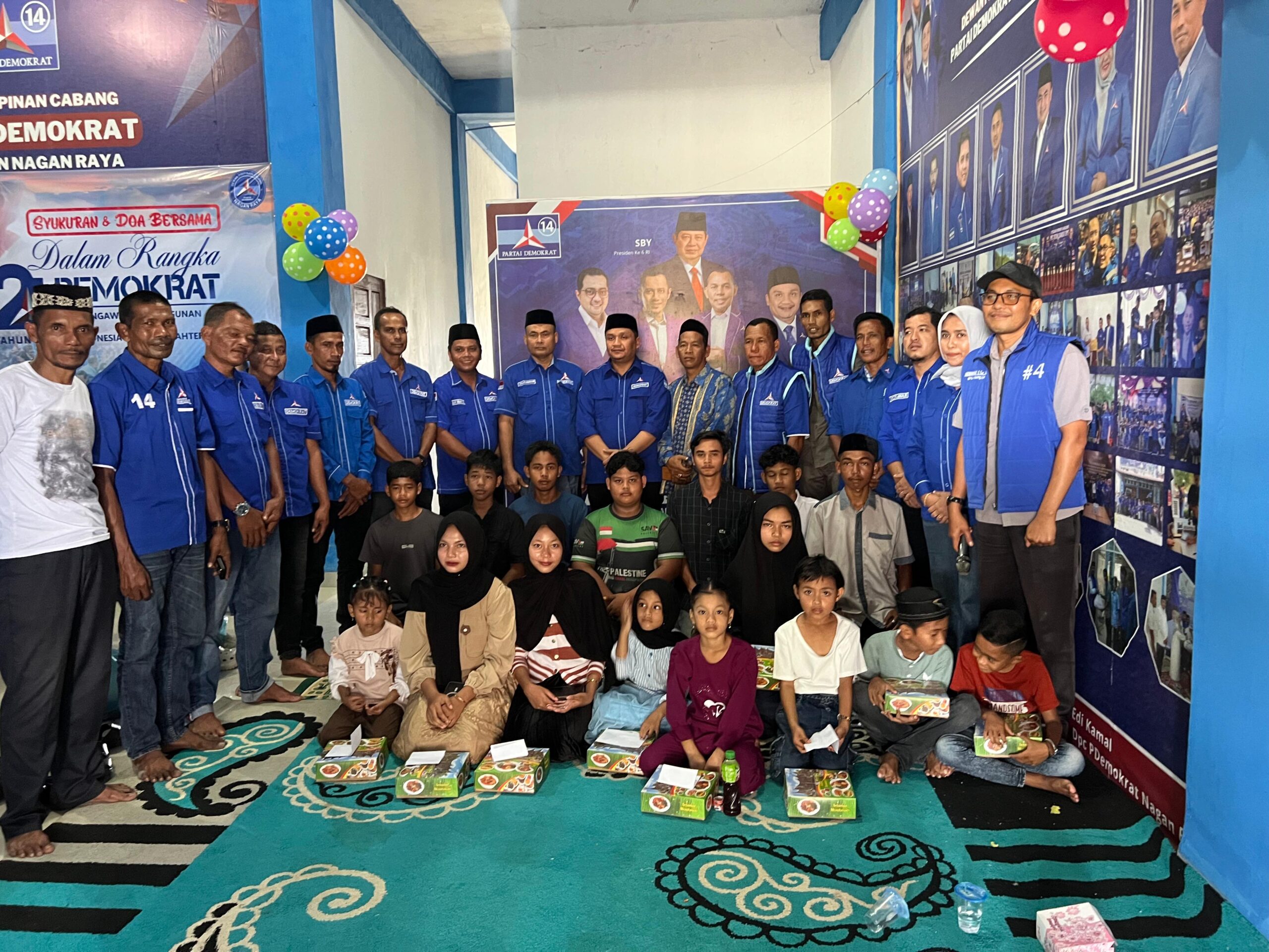 DPC Partai Demokrat Gelar Doa Bersama Serta Santuni Anak Yatim DPC Partai Demokrat Gelar Doa Bersama Serta Santuni Anak Yatim