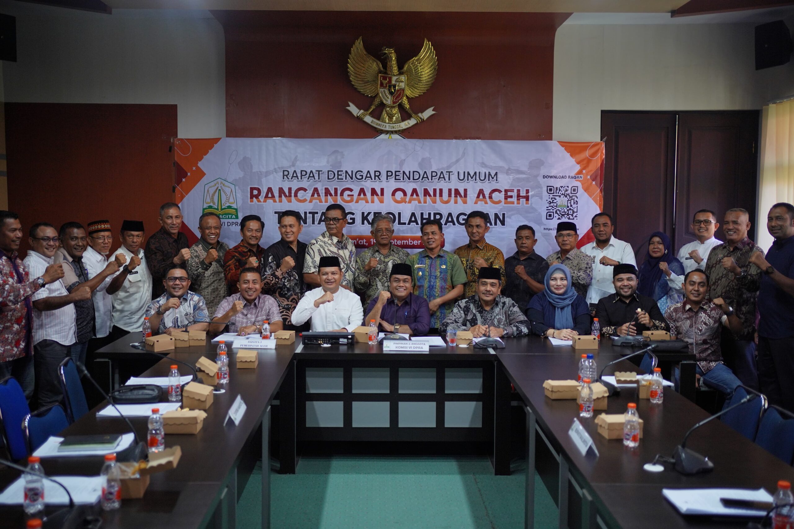 Wabup Nagan Raya Hadiri RDPU Rancangan Qanun Keolahragaan di Meulaboh Wabup Nagan Raya Hadiri RDPU Rancangan Qanun Keolahragaan di Meulaboh