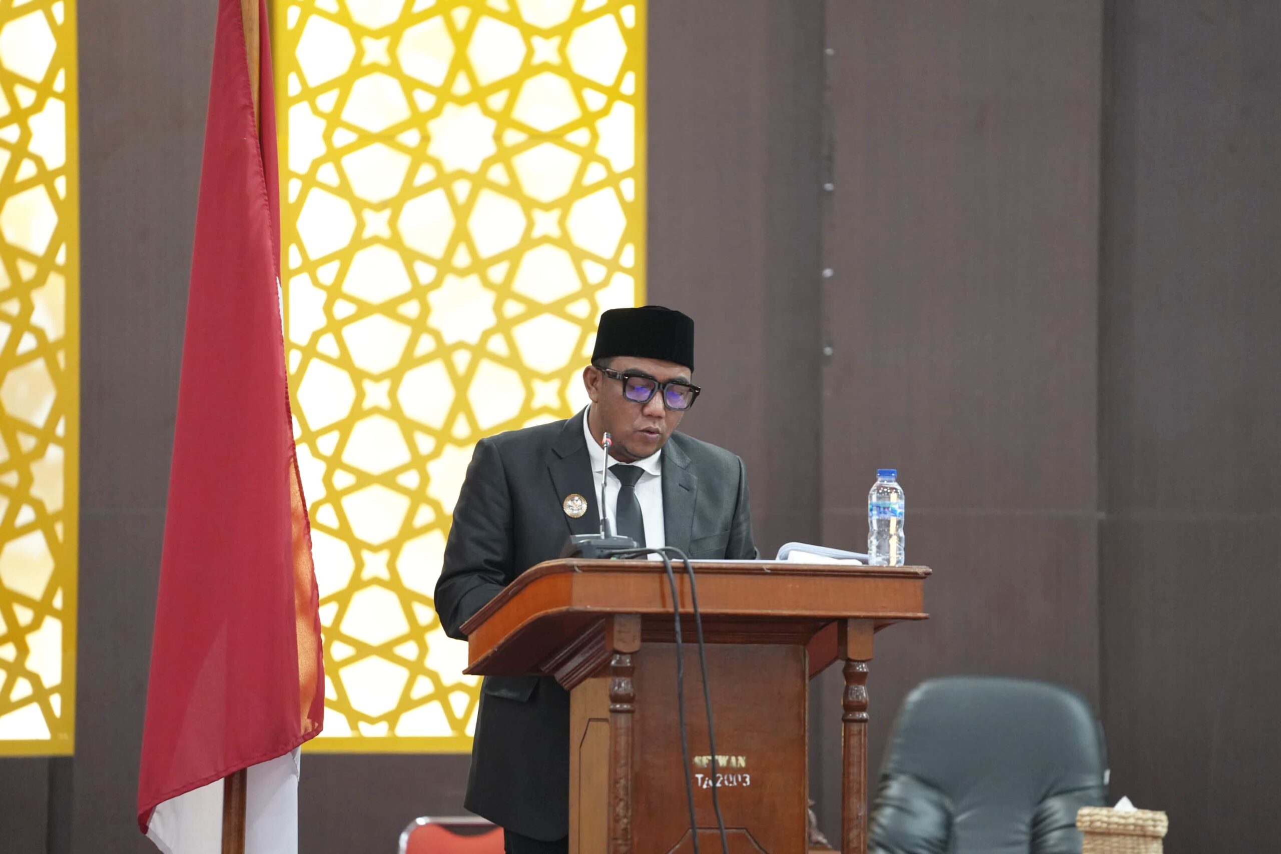 Wabup Nagan Raya Sampaikan Jawaban atas Pandangan Umum Fraksi DPRK terhadap Rancangan Perubahan APBK 2025 Wabup Nagan Raya Sampaikan Jawaban atas Pandangan Umum Fraksi DPRK terhadap Rancangan Perubahan APBK 2025