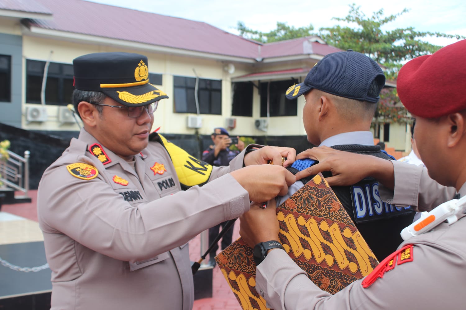 Polres Nagan Raya Gelar Apel Pasukan Operasi Lilin Seulawah 2025 Polres Nagan Raya Gelar Apel Pasukan Operasi Lilin Seulawah 2025