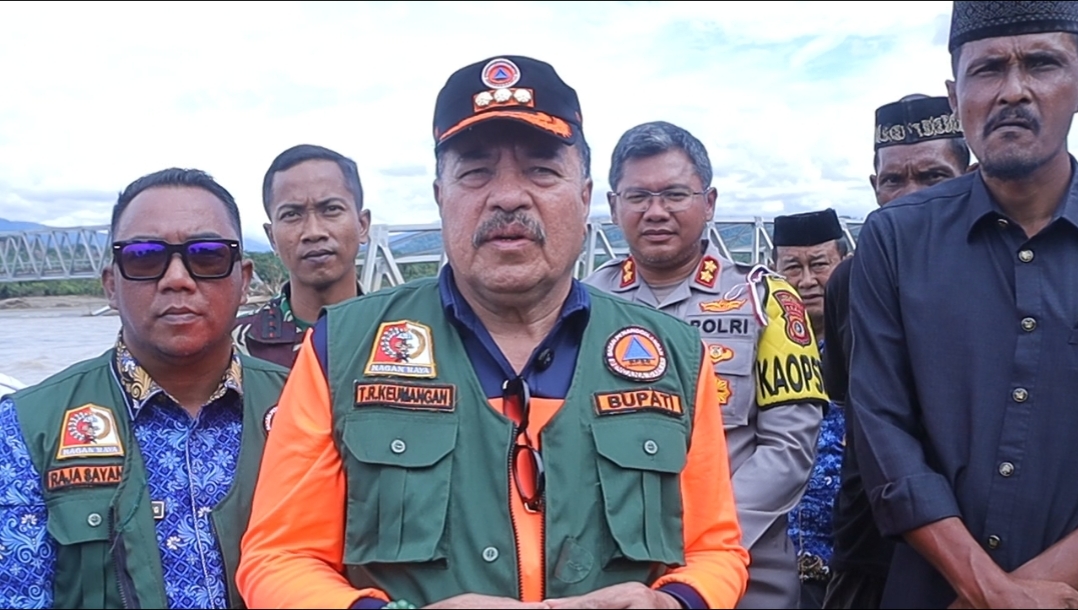 Bupati Nagan Raya Kembali Tinjau Jembatan Putus di Desa Alue Wakie, Harap Perhatian Pemerintah Pusat Bupati Nagan Raya Kembali Tinjau Jembatan Putus di Desa Alue Wakie, Harap Perhatian Pemerintah Pusat