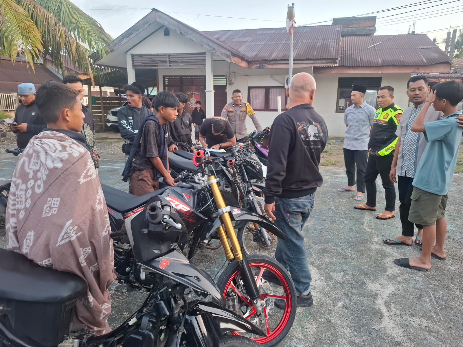 Respon Keluhan Warga Terkait Maraknya Penggunaan Knalpot Brong,Satlantas Polres Nagan Raya Amankan 24 Kendaraan Respon Keluhan Warga Terkait Maraknya Penggunaan Knalpot Brong,Satlantas Polres Nagan Raya Amankan 24 Kendaraan