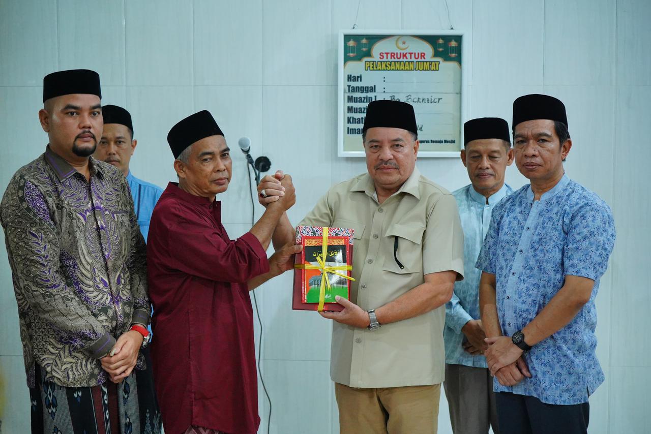 Bupati Nagan Raya Hadiri Safari dan Silaturahmi di Masjid Baitul Kiram Irfan Mutiara, Heri Yanda: Perkuat Ukhuwah dan Sinergi Pemerintah dengan Masyarakat Bupati Nagan Raya Hadiri Safari dan Silaturahmi di Masjid Baitul Kiram Irfan Mutiara, Heri Yanda: Perkuat Ukhuwah dan Sinergi Pemerintah dengan Masyarakat