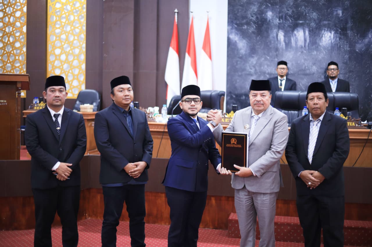 Bupati Nagan Raya Terima Rekomendasi DPRK Terhadap LKPJ 2025 Bupati Nagan Raya Terima Rekomendasi DPRK Terhadap LKPJ 2025