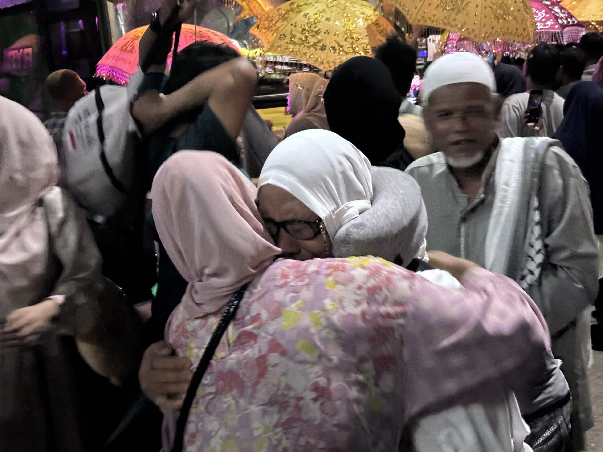 164 Jemaah Haji Nagan Raya Tiba, Disambut Haru Keluarga 164 Jemaah Haji Nagan Raya Tiba, Disambut Haru Keluarga