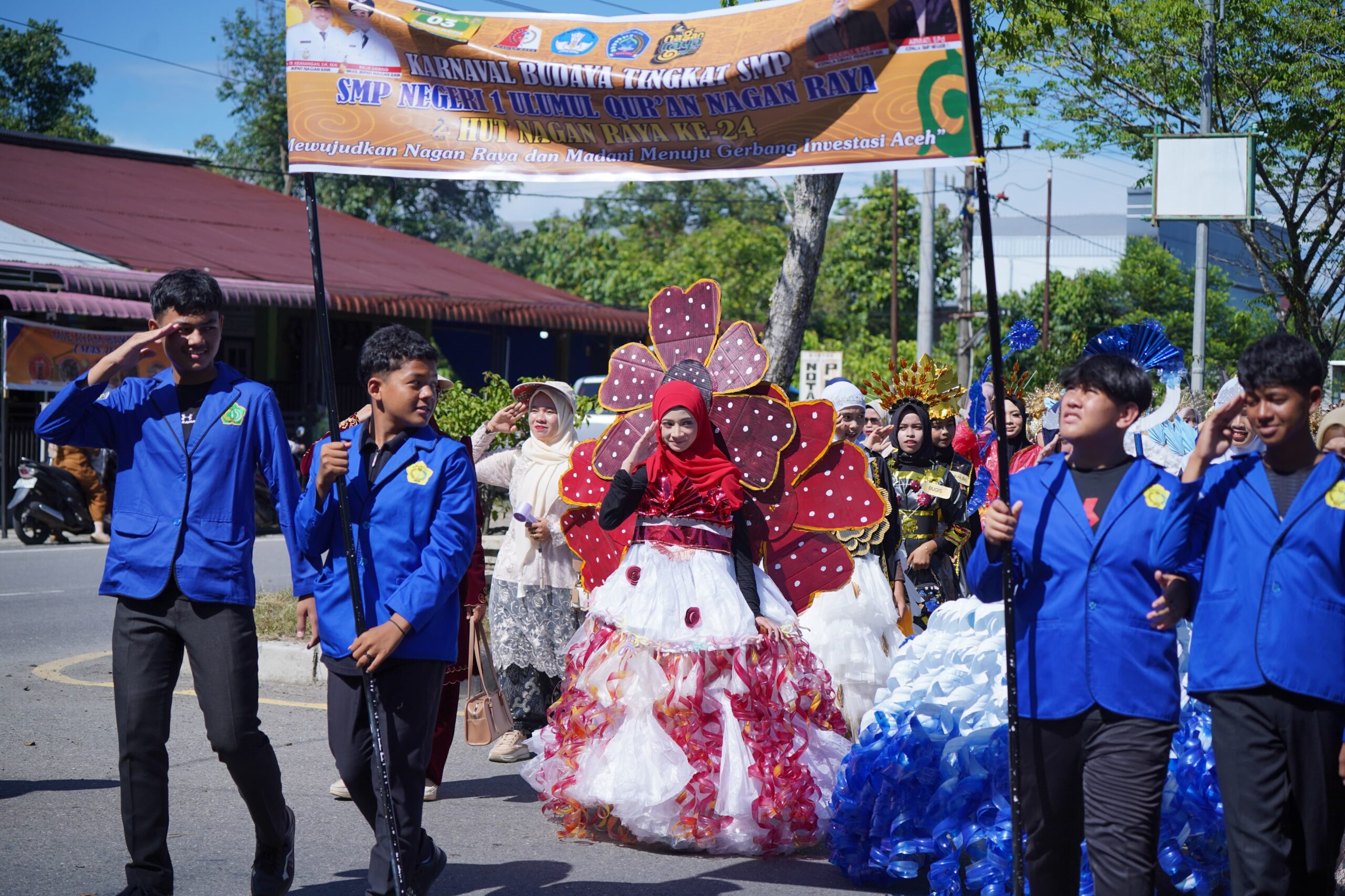Bupati TRK Lepas Pawai Karnaval Budaya HUT Ke-24 Nagan Raya, Libatkan 1.042 Peserta dari Delapan SMP Bupati TRK Lepas Pawai Karnaval Budaya HUT Ke-24 Nagan Raya, Libatkan 1.042 Peserta dari Delapan SMP