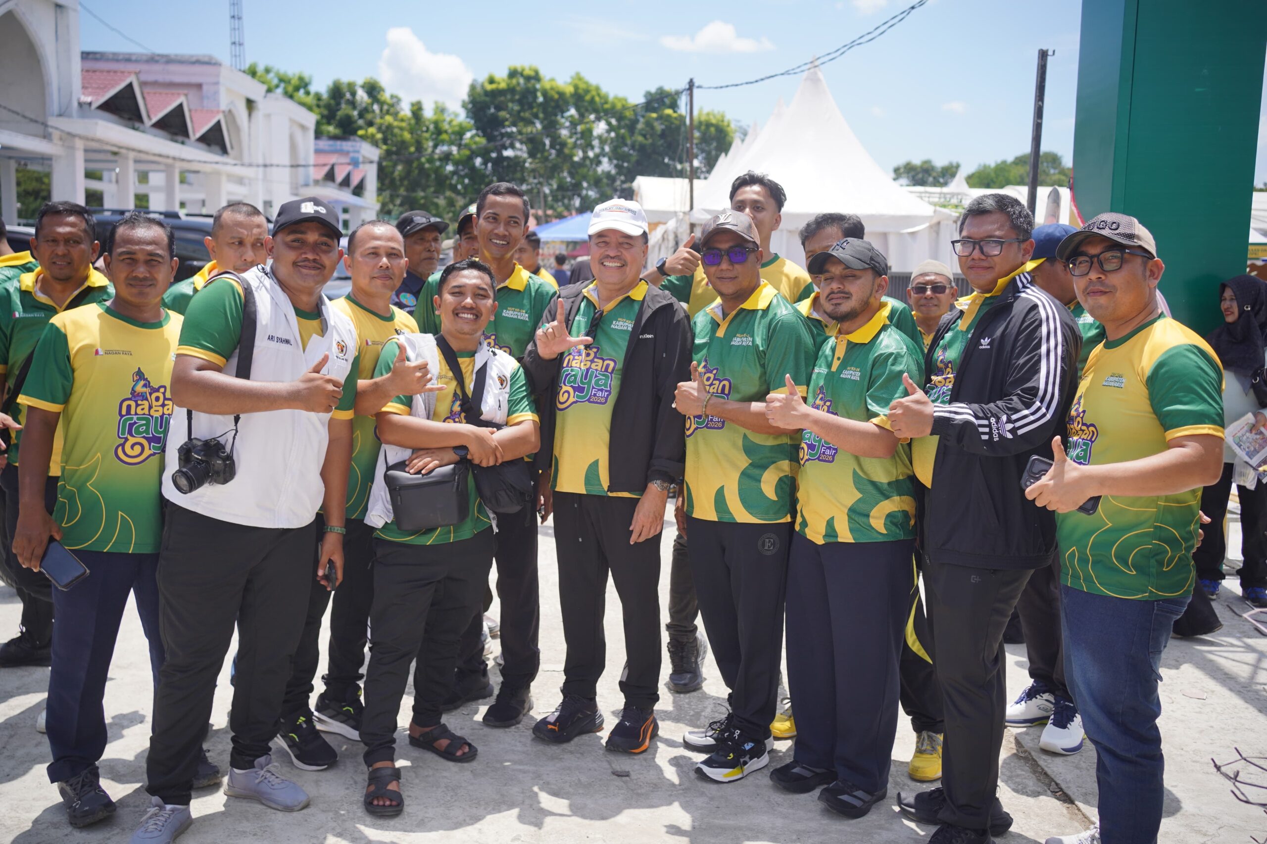 Ketua DPRK Nagan Raya Ikuti Jalan Santai Meriahkan HUT ke-24 Kabupaten Nagan Raya Ketua DPRK Nagan Raya Ikuti Jalan Santai Meriahkan HUT ke-24 Kabupaten Nagan Raya