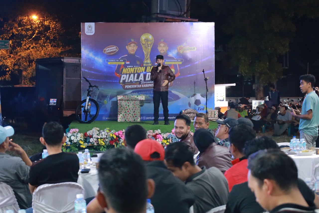 Pemkab Aceh Barat Nobar Dengan Warga