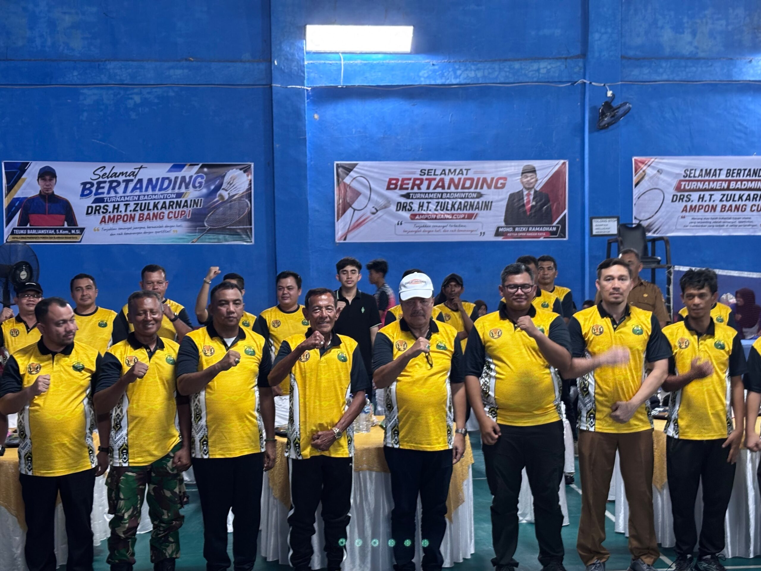 Anggota DPR RI T. Zulkarnaini Resmi Buka Turnamen Badminton Cup I di Nagan Raya Anggota DPR RI T. Zulkarnaini Resmi Buka Turnamen Badminton Cup I di Nagan Raya